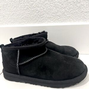Ugg ultra Mini - big kid size 6 or women’s 8